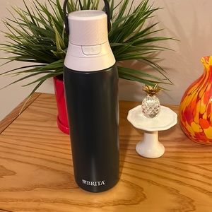 NWT (sticker on bottom)  Brita Stainless Steel Leak Proof Water Bottle 32oz